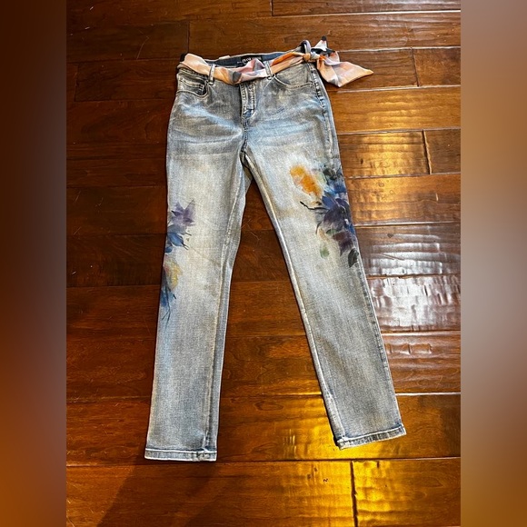 Frank Lyman jeans Airbrush look. Gorgeous matching scarf belt. EUC. - Picture 1 of 4